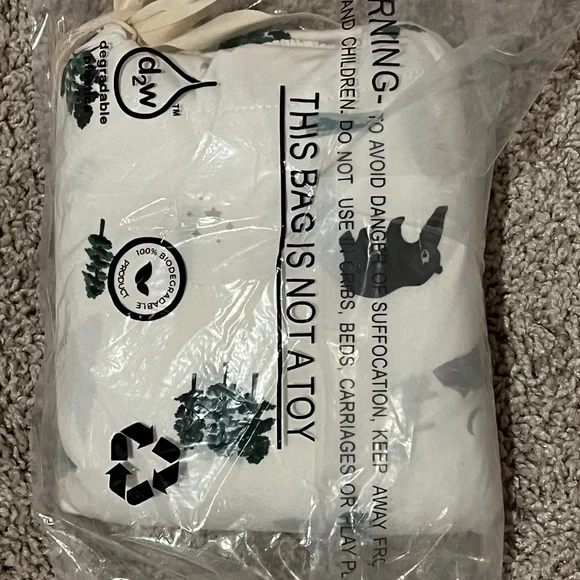 Kyte Baby crib sheet in summit